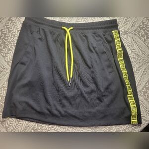 Forever 21 NWOT Black & Yellow Pocket Track Skirt Size Medium